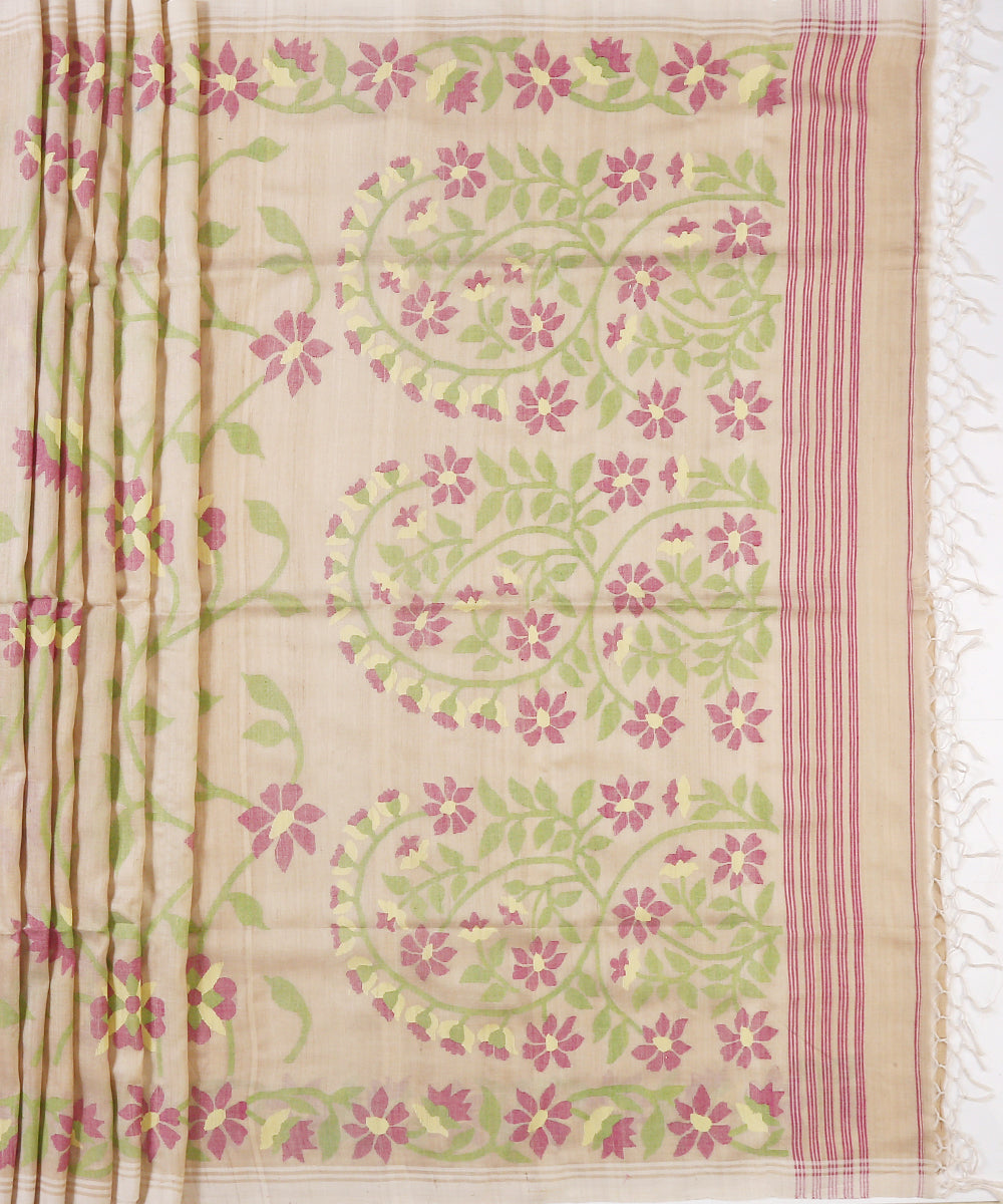 Handloom_Beige_Moonga_Silk_Jamdani_Saree_With_Purple_Floral_Motif_WeaverStory_04