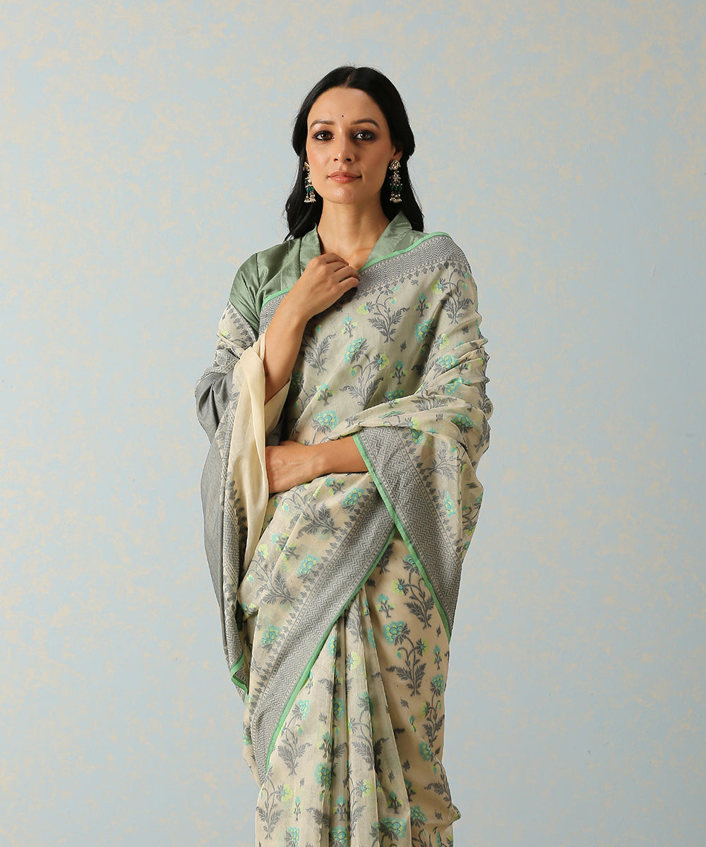 Handloom_Offwhite_Cotton_Silk_Banarasi_Saree_With_Floral_Boota_WeaverStory_01