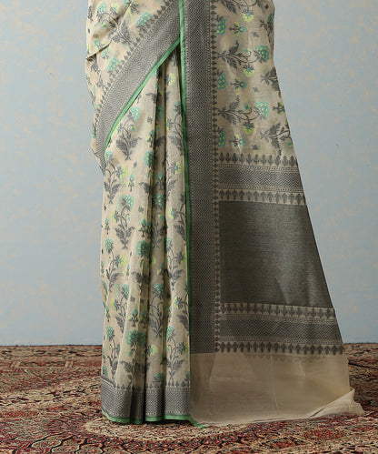 Handloom_Offwhite_Cotton_Silk_Banarasi_Saree_With_Floral_Boota_WeaverStory_04