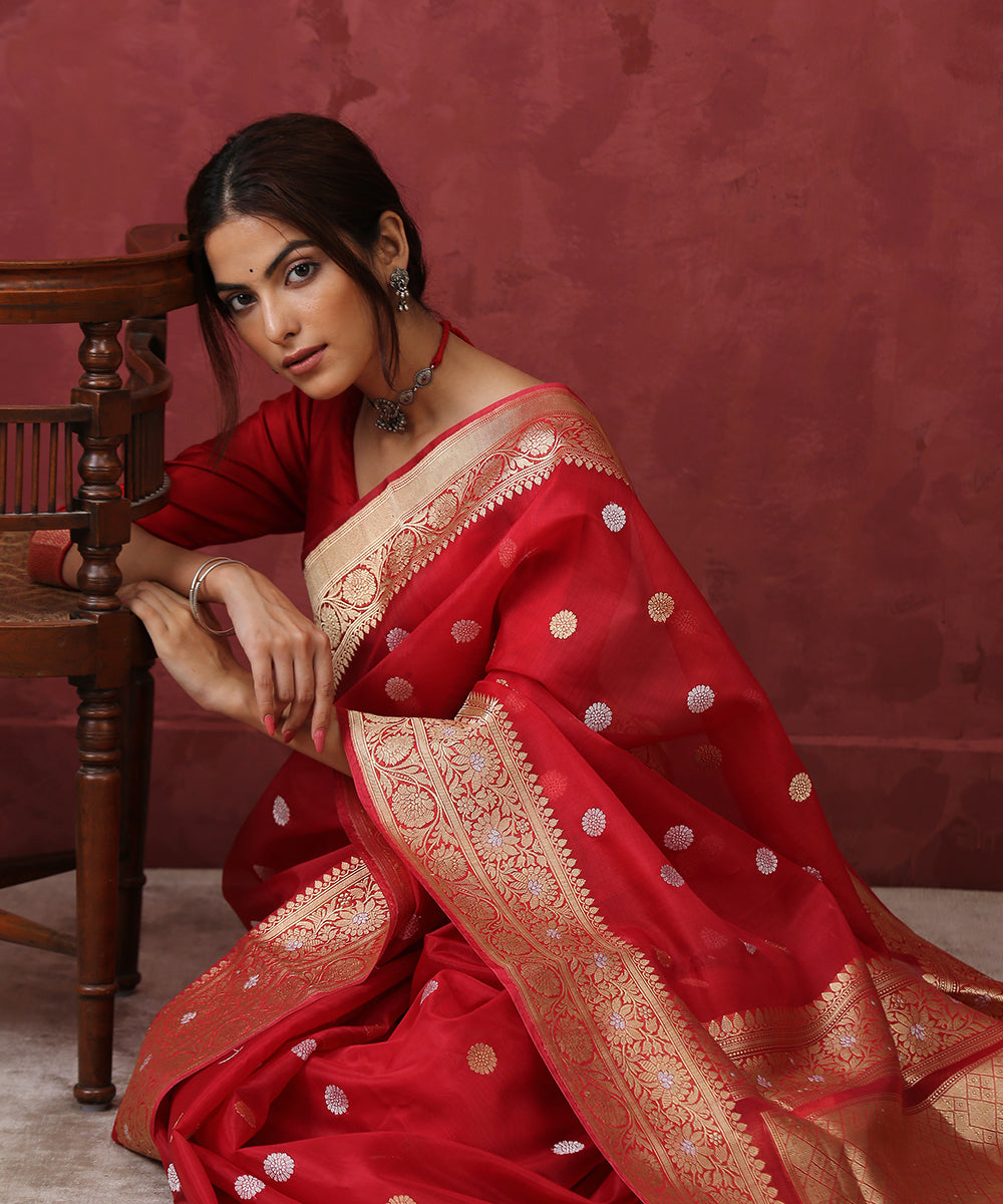 Handloom_Red_Kora_Silk_Banarasi_Saree_With_Floral_Border_WeaverStory_01