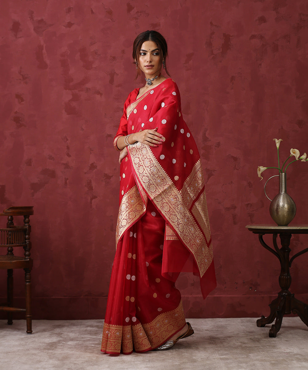 Handloom_Red_Kora_Silk_Banarasi_Saree_With_Floral_Border_WeaverStory_02