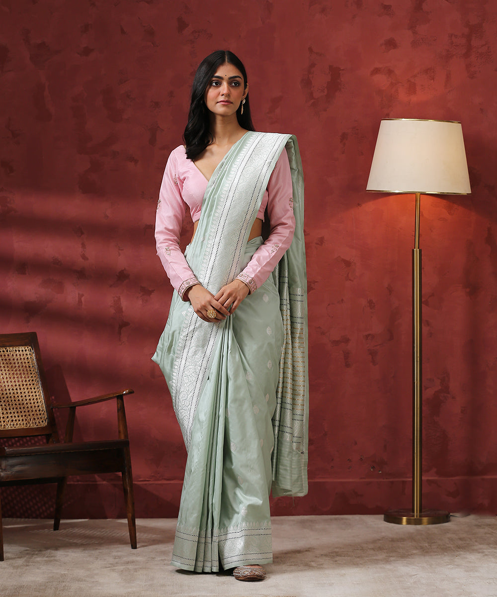 Handloom_Light_Green_Pure_Katan_Silk_Banarasi_Saree_WeaverStory_02