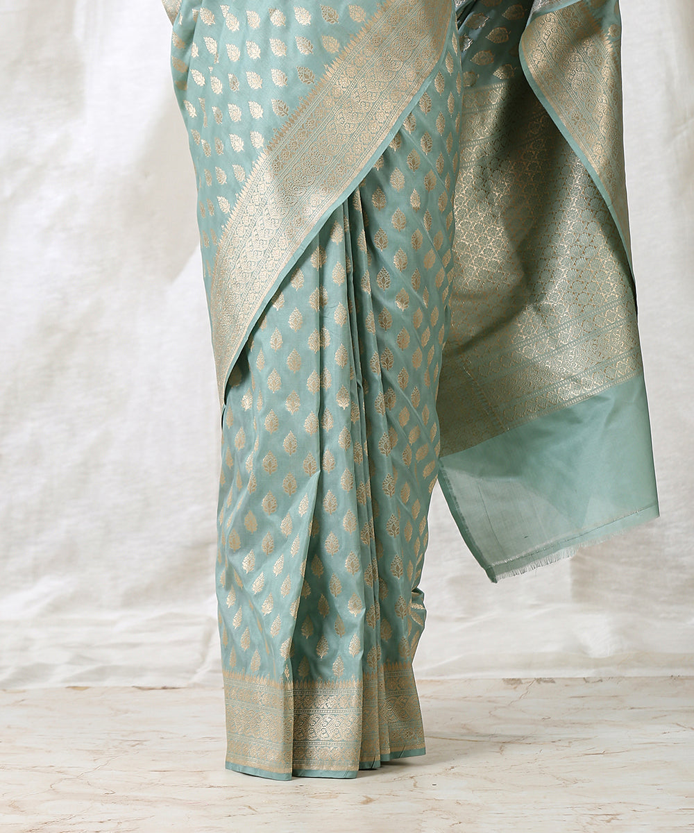 Handloom_Light_Blue_Pure_Katan_Silk_Banarasi_Saree_With_Cutwork_leaf_Booti_WeaverStory_04