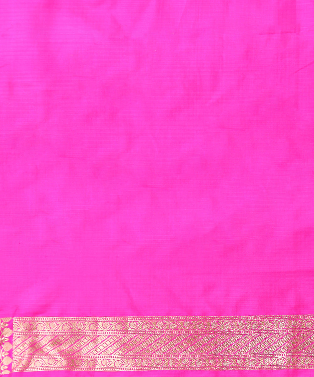 Fuchsia_Pink_Handloom_Pure_Katan_Silk_Banarasi_Saree_with_Cutwork_Booti_WeaverStory_05