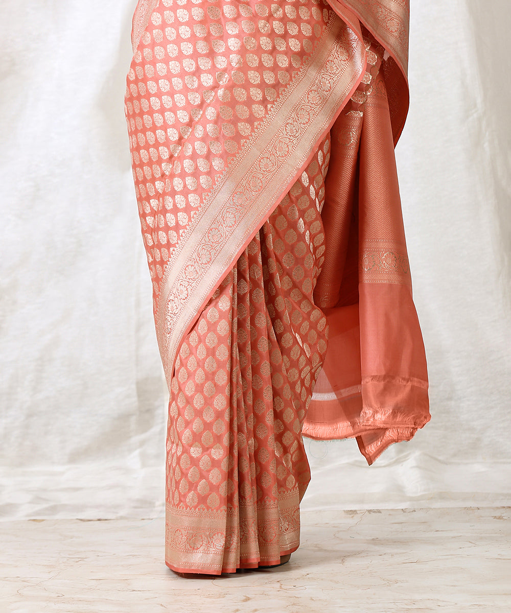 Handloom_Light_Peach_Pure_Katan_Silk_Banarasi_Saree_with_Mughal_Booti_WeaverStory_04