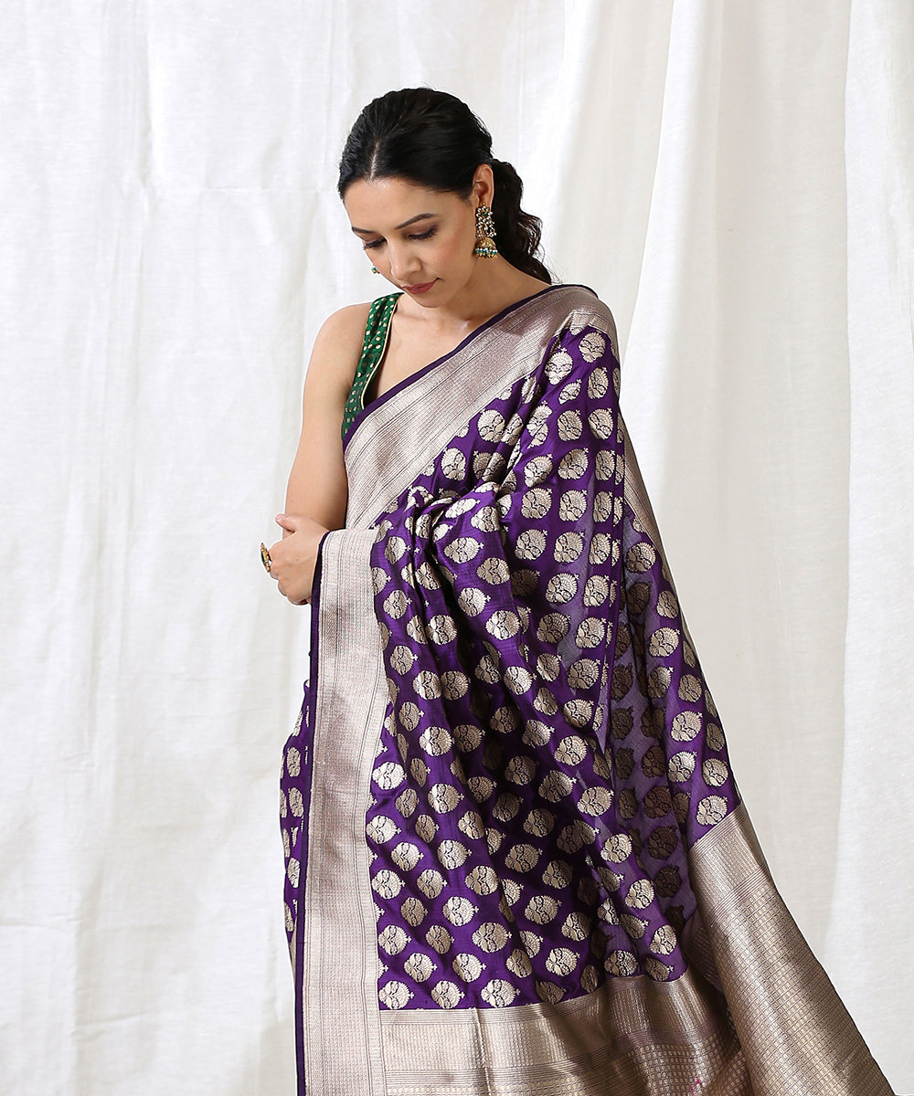 Handloom_Purple_Pure_Katan_Silk_Booti_Banarasi_Saree_With_Checkered_Border_WeaverStory_01