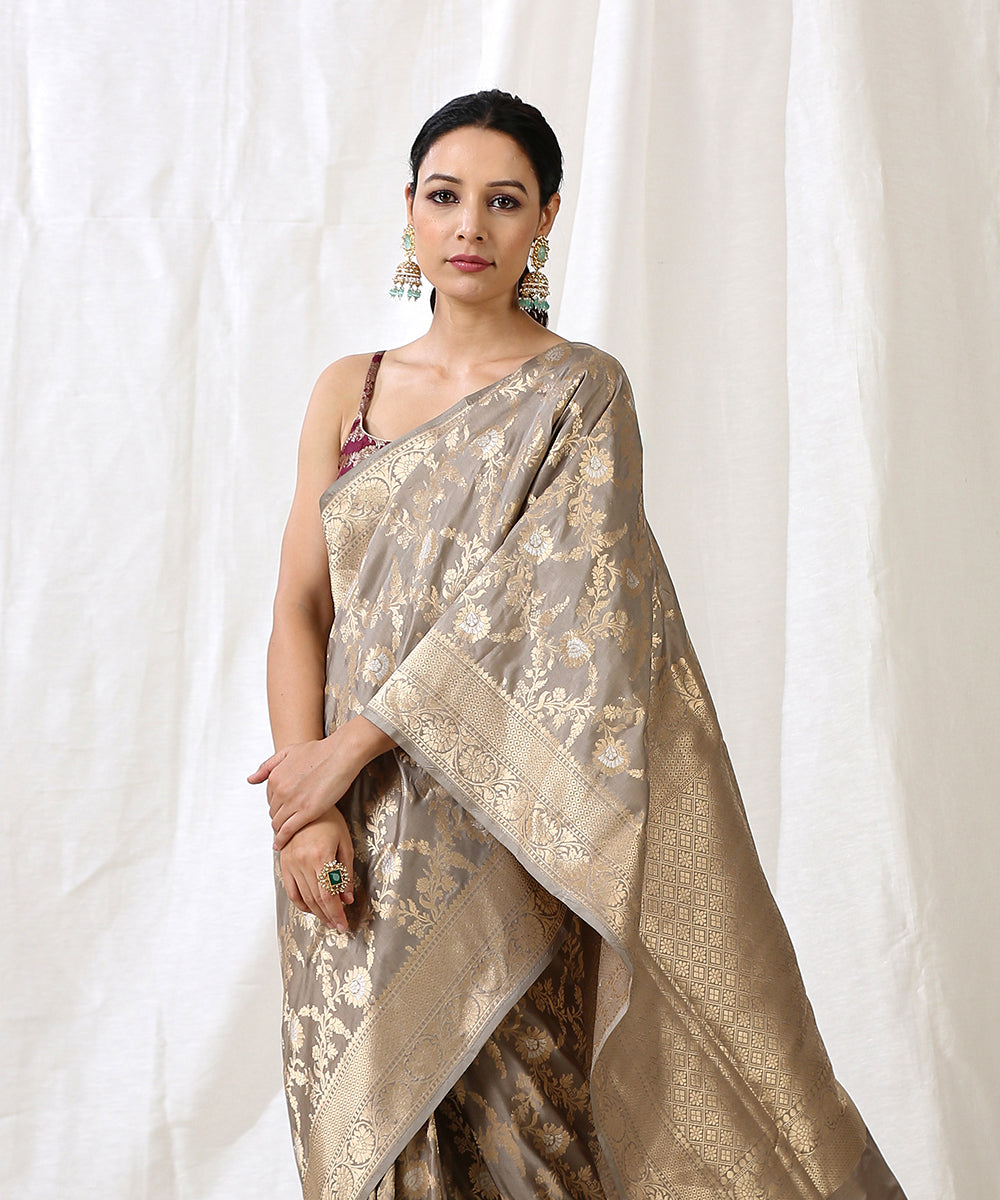 Handloom_Beige_and_Grey_Pure_Katan_Silk_Saree_With_Floral_Jaal_WeaverStory_01