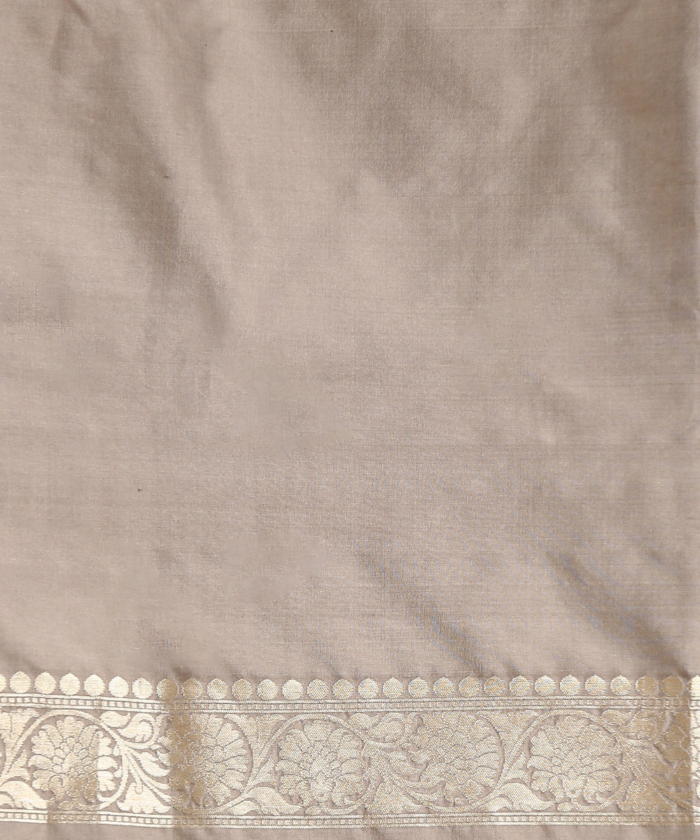 Handloom_Beige_and_Grey_Pure_Katan_Silk_Saree_With_Floral_Jaal_WeaverStory_05