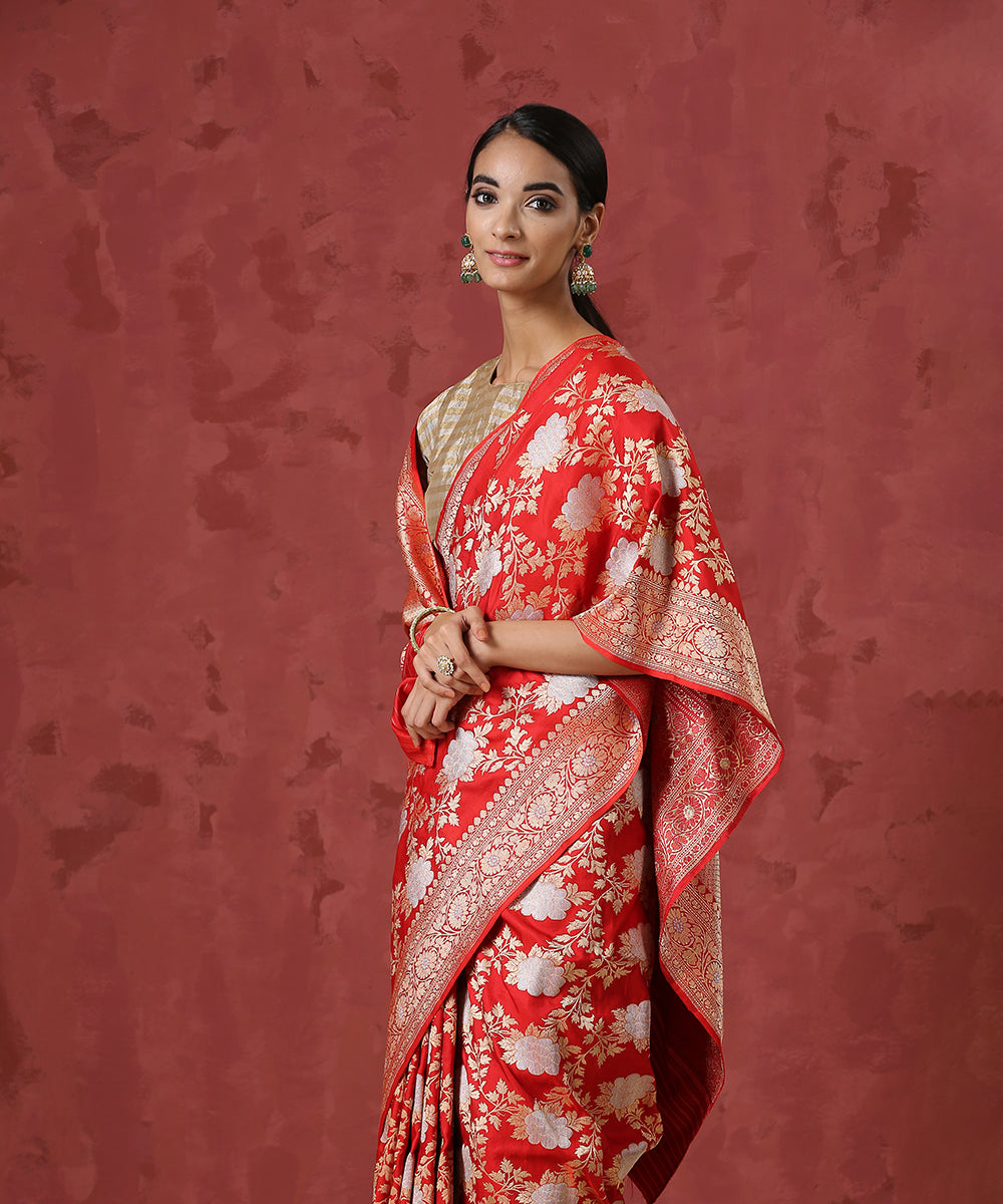 Handloom_Red_Pure_Katan_Silk_Banarasi_Saree_with_Angoor_Jaal_WeaverStory_01