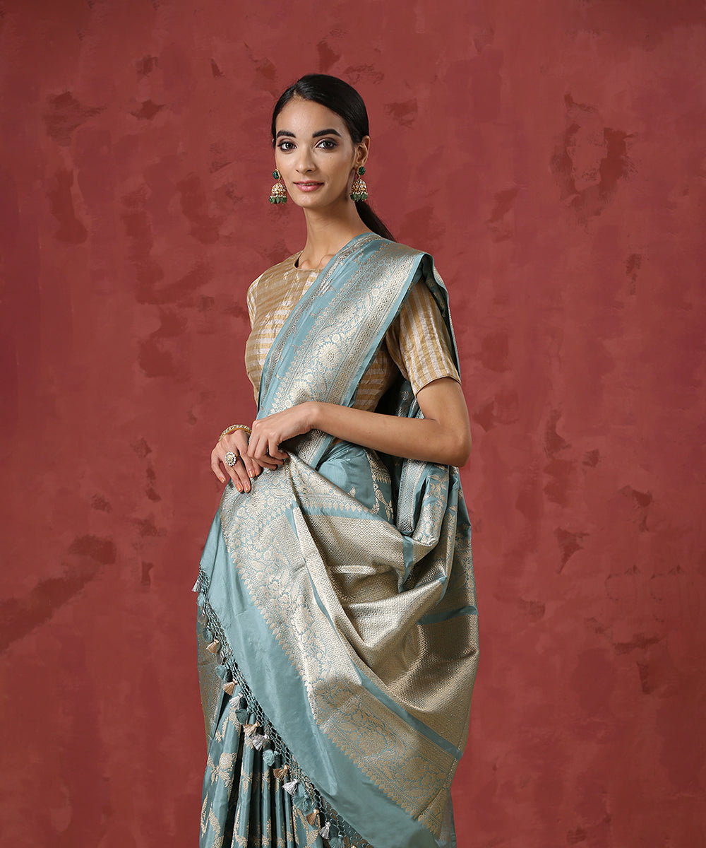 Handloom_Grey_Pure_Katan_Silk_Banarasi_Saree_with_Floral_Jaal_WeaverStory_01