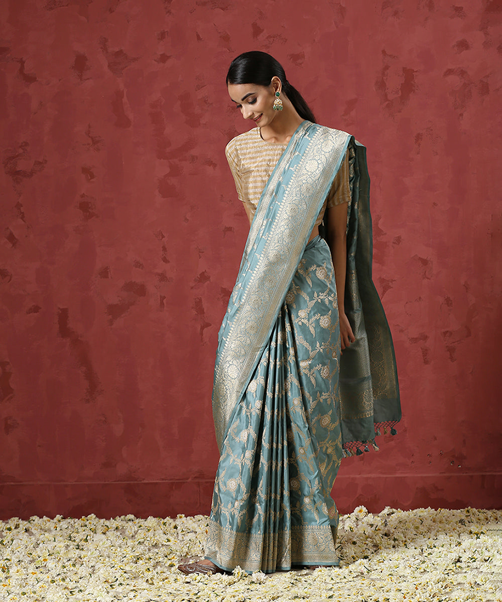 Handloom_Grey_Pure_Katan_Silk_Banarasi_Saree_with_Floral_Jaal_WeaverStory_02