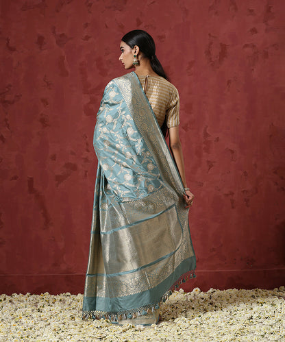 Handloom_Grey_Pure_Katan_Silk_Banarasi_Saree_with_Floral_Jaal_WeaverStory_03