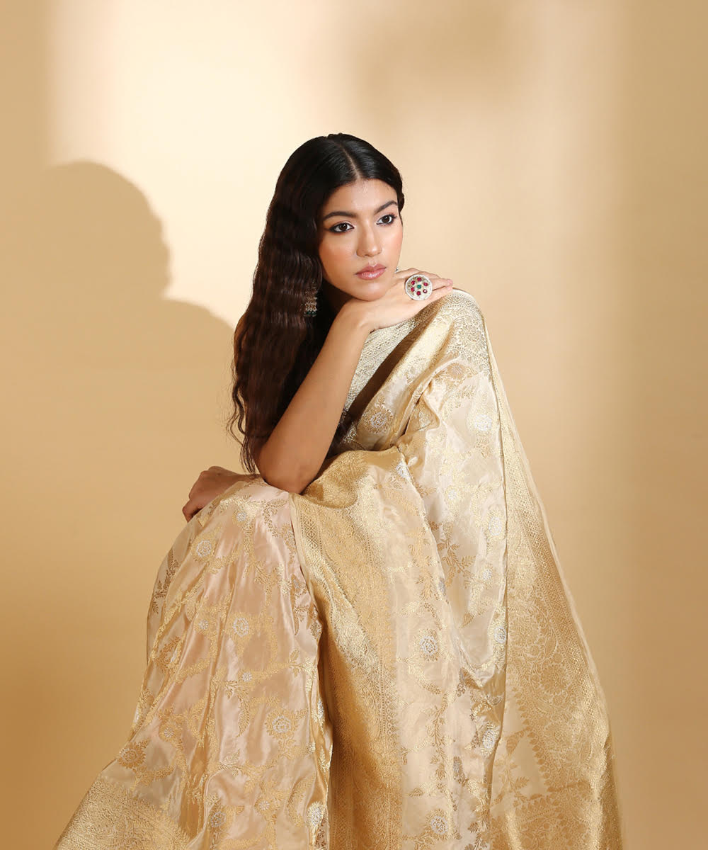 Golden_Handloom_Silk_Tissue_Banarasi_Saree_Banarasi_Saree_With_Kadhwa_Jaal_WeaverStory_01