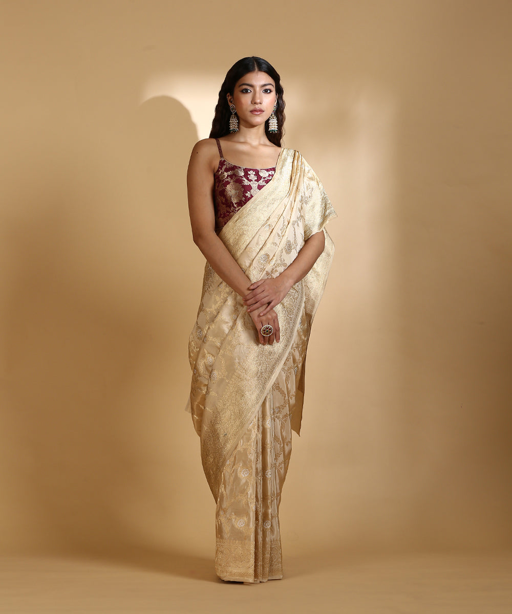 Golden_Handloom_Silk_Tissue_Banarasi_Saree_Banarasi_Saree_With_Kadhwa_Jaal_WeaverStory_02