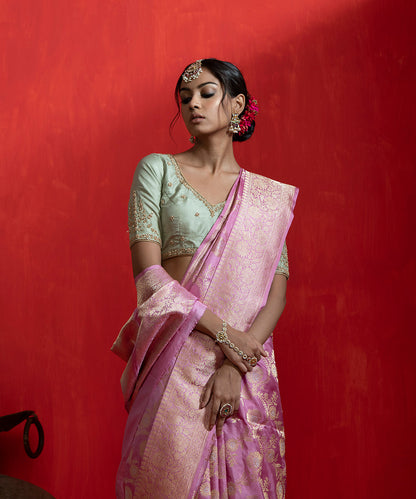 Handloom_Soft_Pink_Pure_Katan_Silk_Banarasi_Saree_With_Kadhwa_Jaal_WeaverStory_01