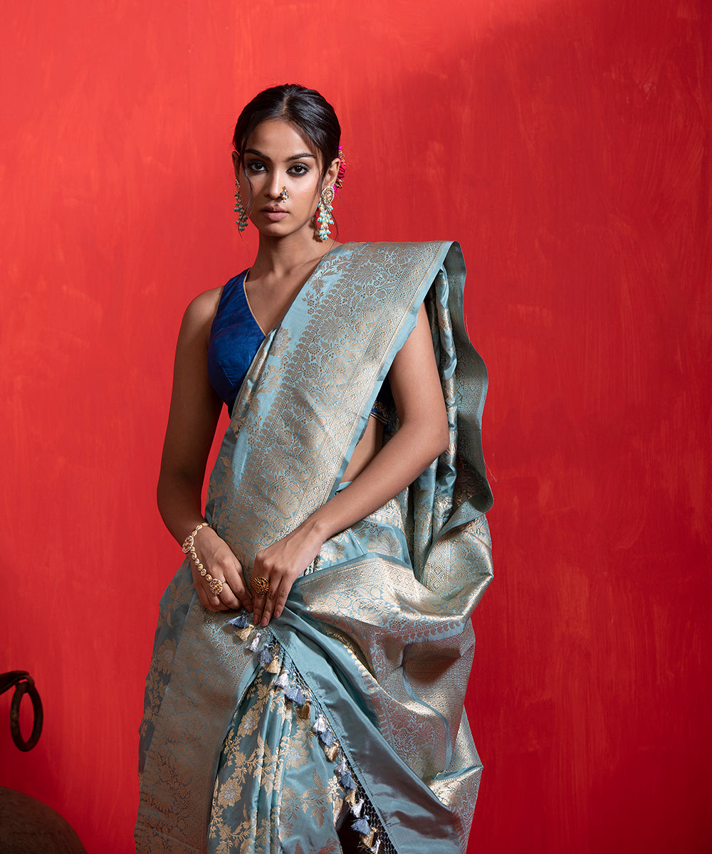 Handloom_Ice_blue_Pure_Katan_Silk_Banarasi_Saree_With_Kadhwa_Jaal_WeaverStory_01