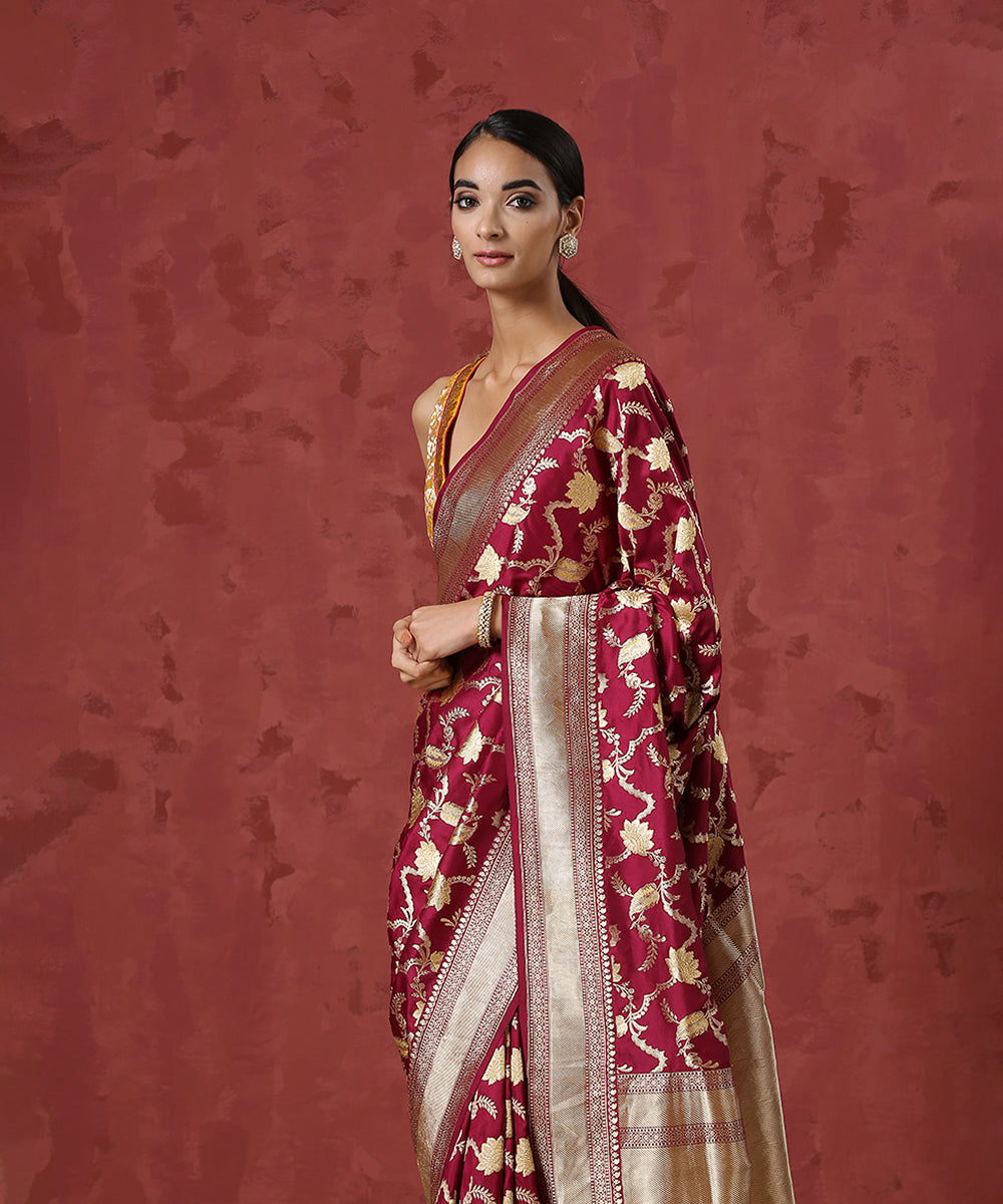 Wine_Handloom_Pure_Katan_Silk_Banarasi_Saree_With_Overall_Jaal_WeaverStory_01