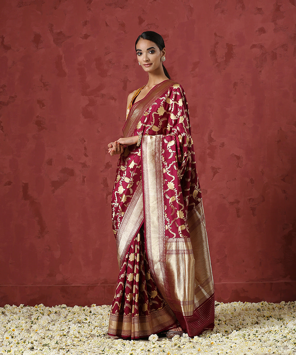 Wine_Handloom_Pure_Katan_Silk_Banarasi_Saree_With_Overall_Jaal_WeaverStory_02