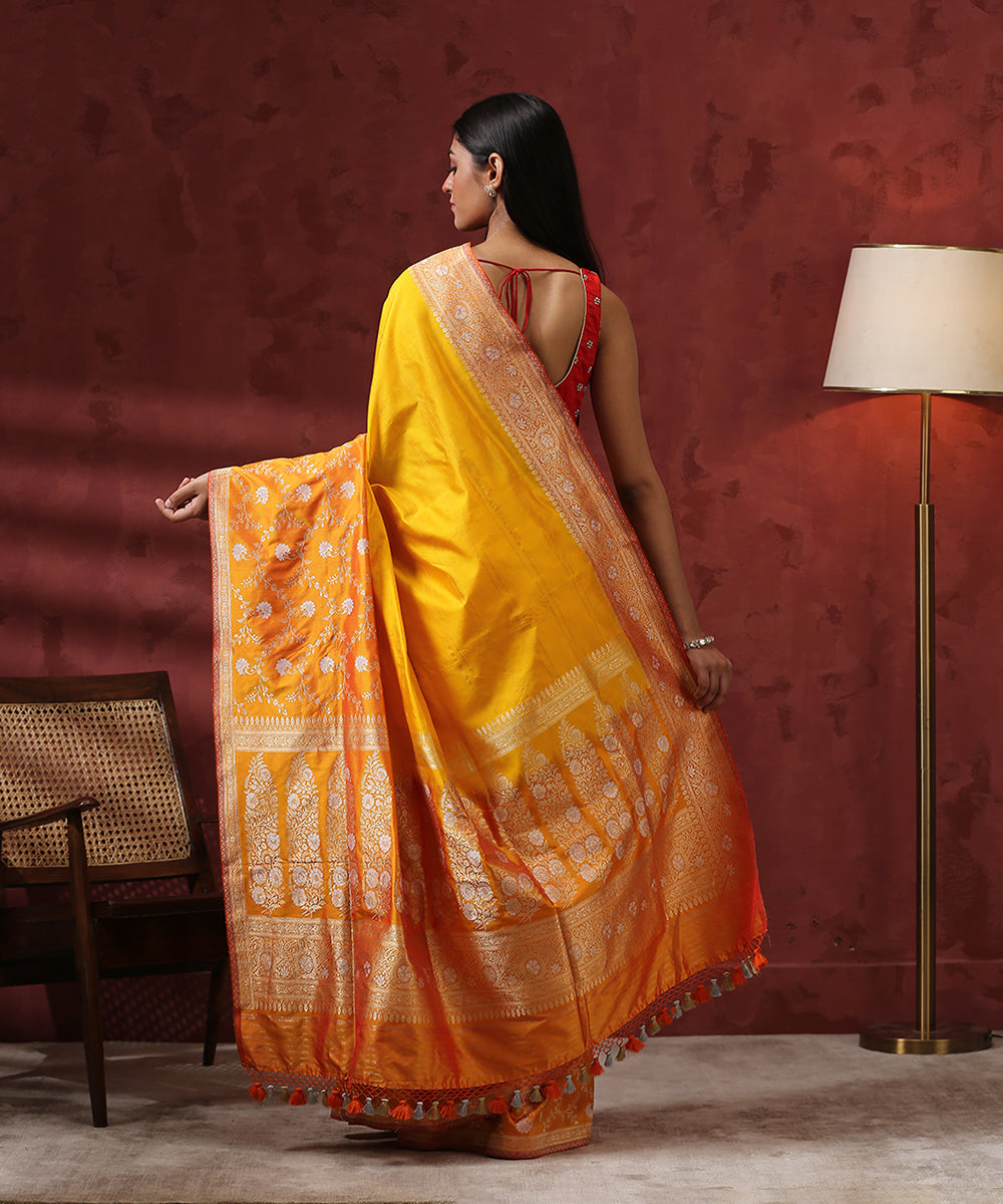 Yellow_Handloom_Pure_Katan_Silk_Saree_With_Floral_Jangla_Border_WeaverStory_03