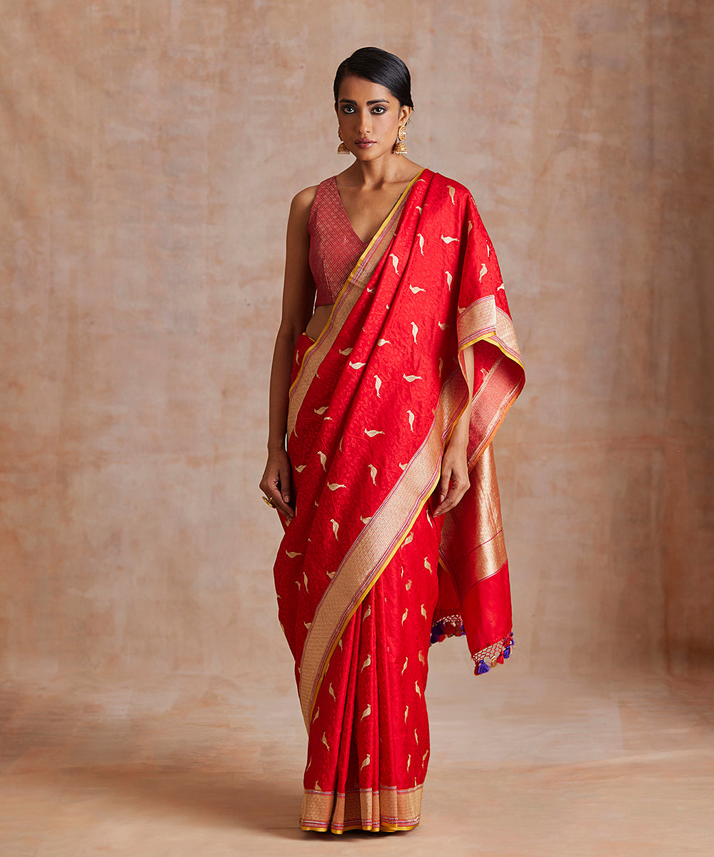 Handloom_Red_Pure_Katan_Silk_Tanchoi_Banarasi_Saree_With_Woven_Birds_Motifs_WeaverStory_02