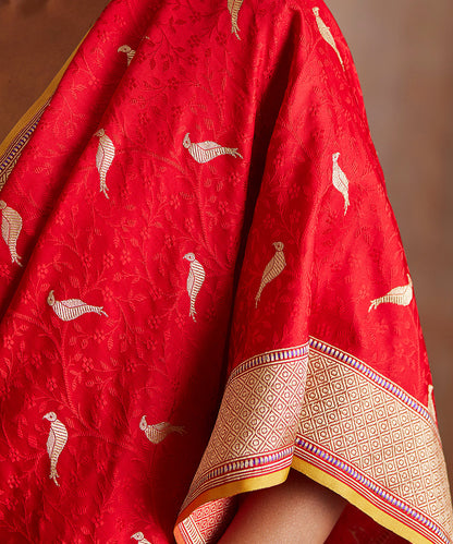 Handloom_Red_Pure_Katan_Silk_Tanchoi_Banarasi_Saree_With_Woven_Birds_Motifs_WeaverStory_05