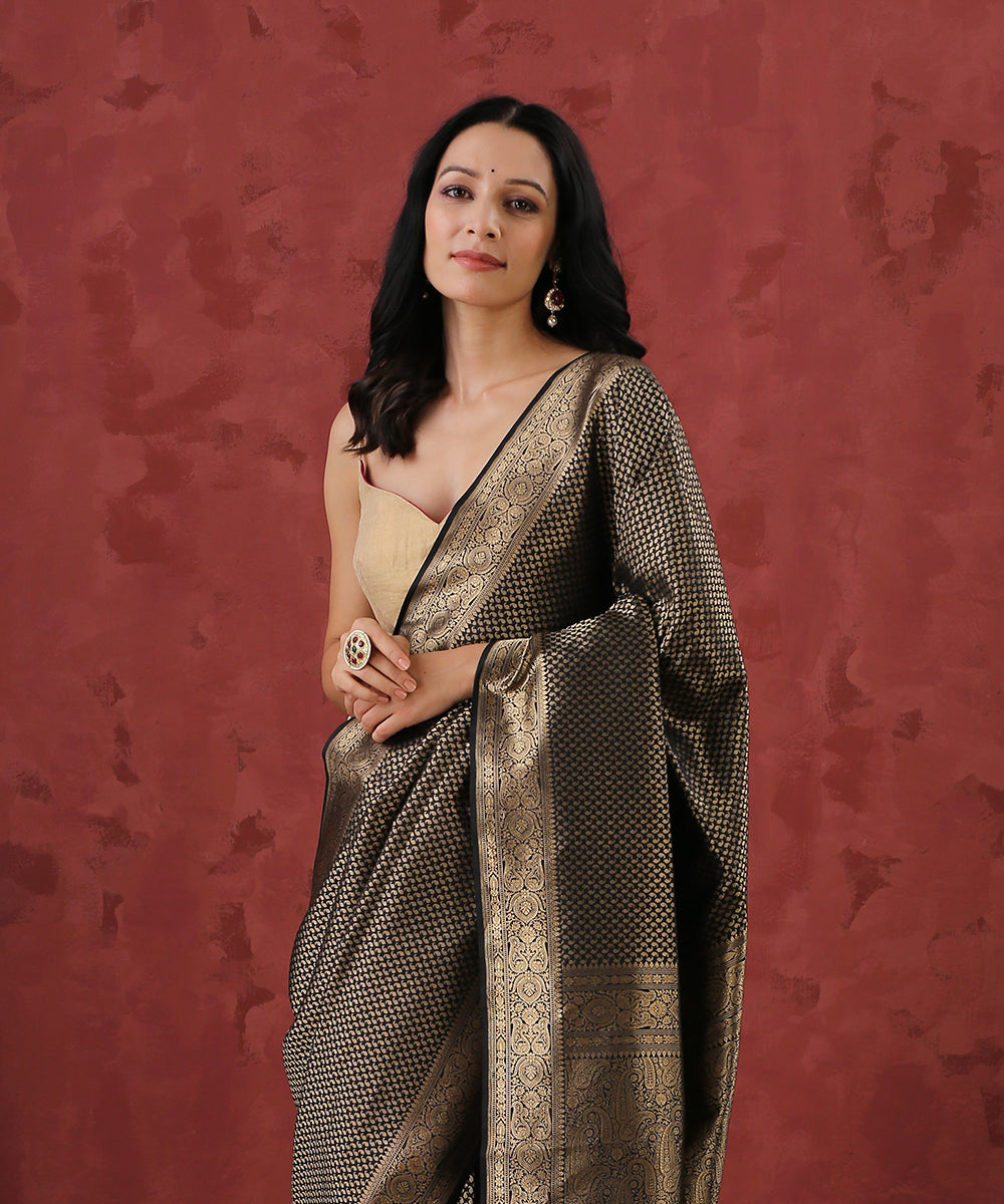 Handloom_Black_Zari_Tanchoi_Pure_Katan_Silk_Banarasi_Saree_With_Zari_Border_WeaverStory_01