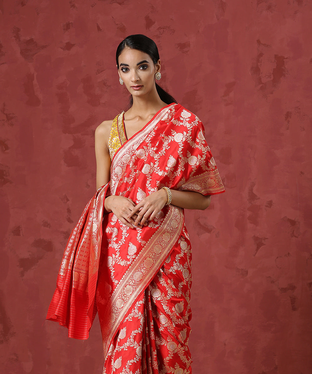 Handloom_Red_Pure_Katan_Silk_Banarasi_Saree_with_Kadhwa_Jaal_WeaverStory_01