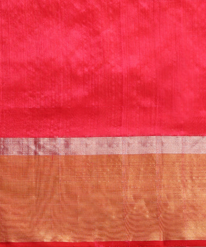 Handloom_Red_And_Pink_Chanderi_Silk_Saree_With_Gold_And_Silver_Chevron_Pattern_WeaverStory_05