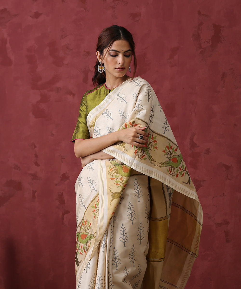 Handloom_Cream_Mulberry_Silk_Patola_Saree_With_Parrot_on_the_Border_WeaverStory_01