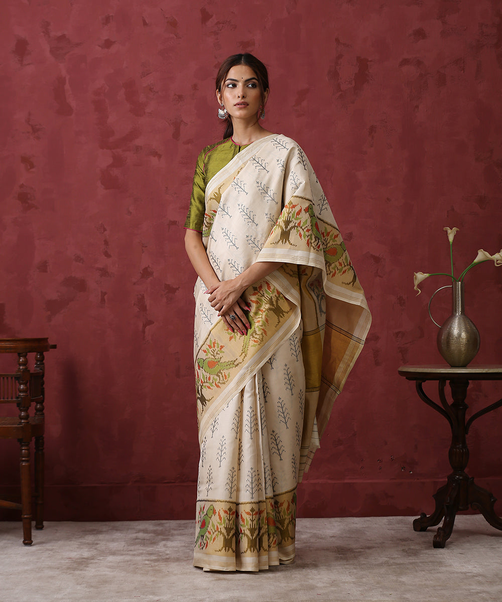 Handloom_Cream_Mulberry_Silk_Patola_Saree_With_Parrot_on_the_Border_WeaverStory_02