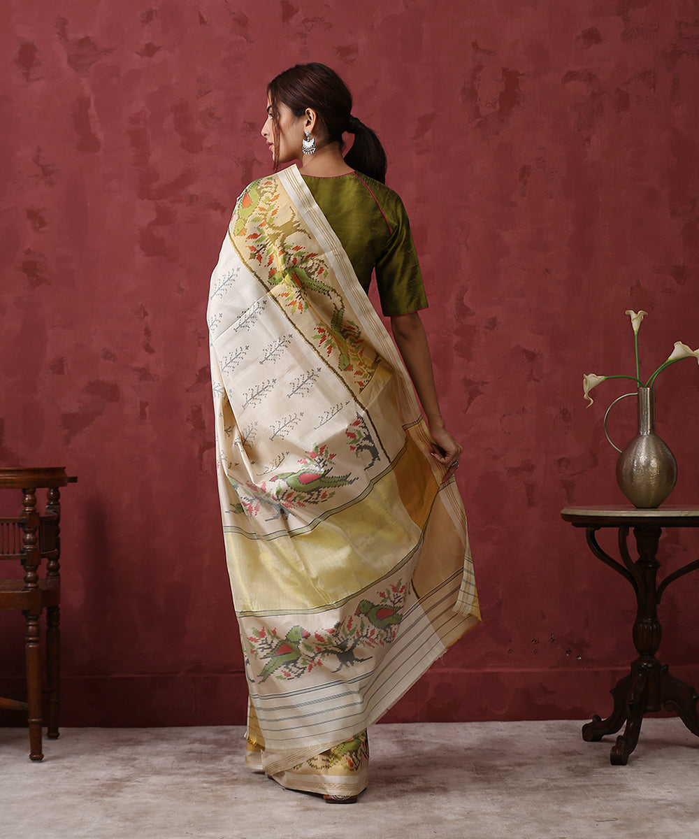 Handloom_Cream_Mulberry_Silk_Patola_Saree_With_Parrot_on_the_Border_WeaverStory_03