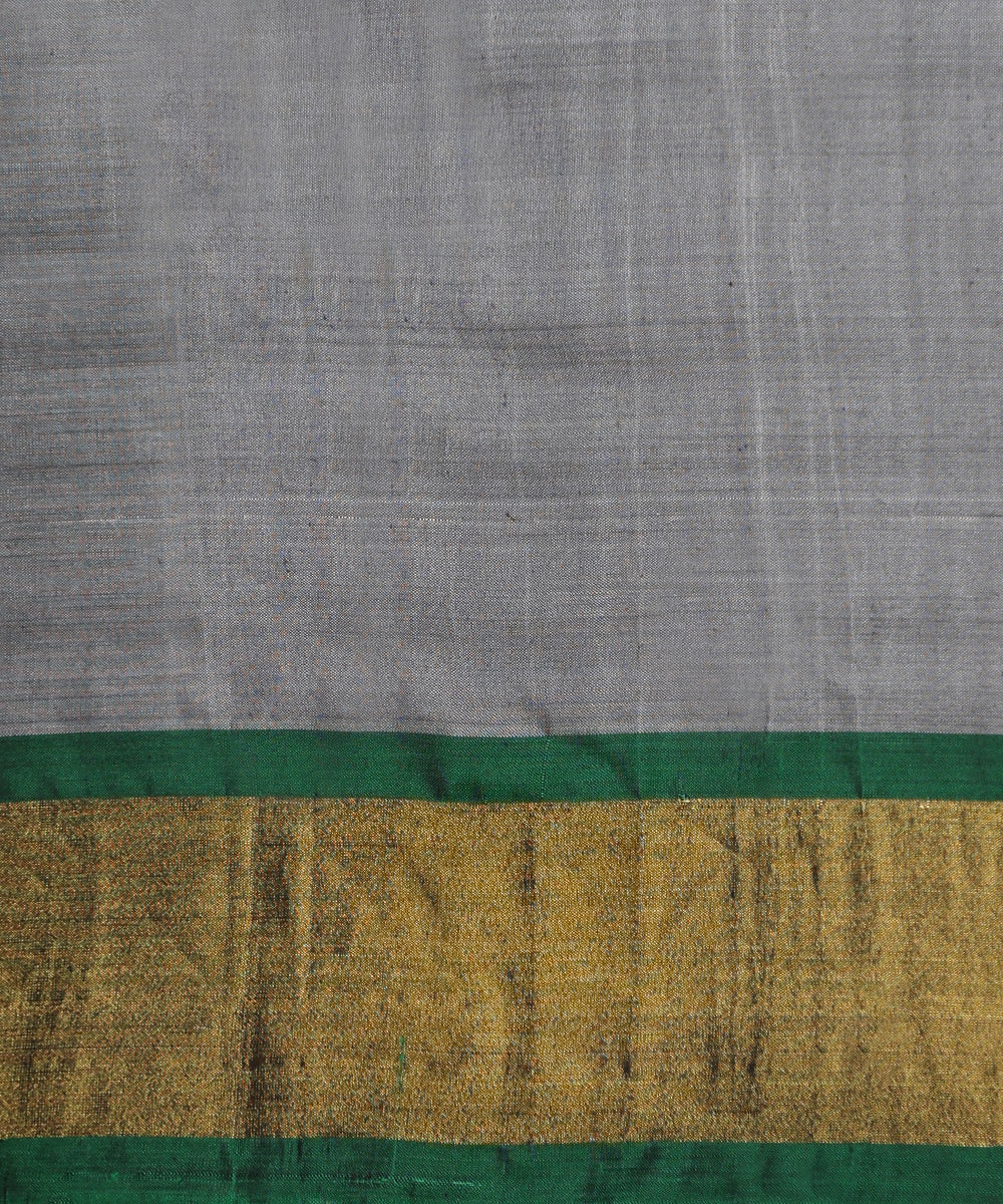 Handloom_Black_And_White_Pure_Mulberry_Silk_Patola_Saree_With_Red_And_Green_Border_WeaverStory_05
