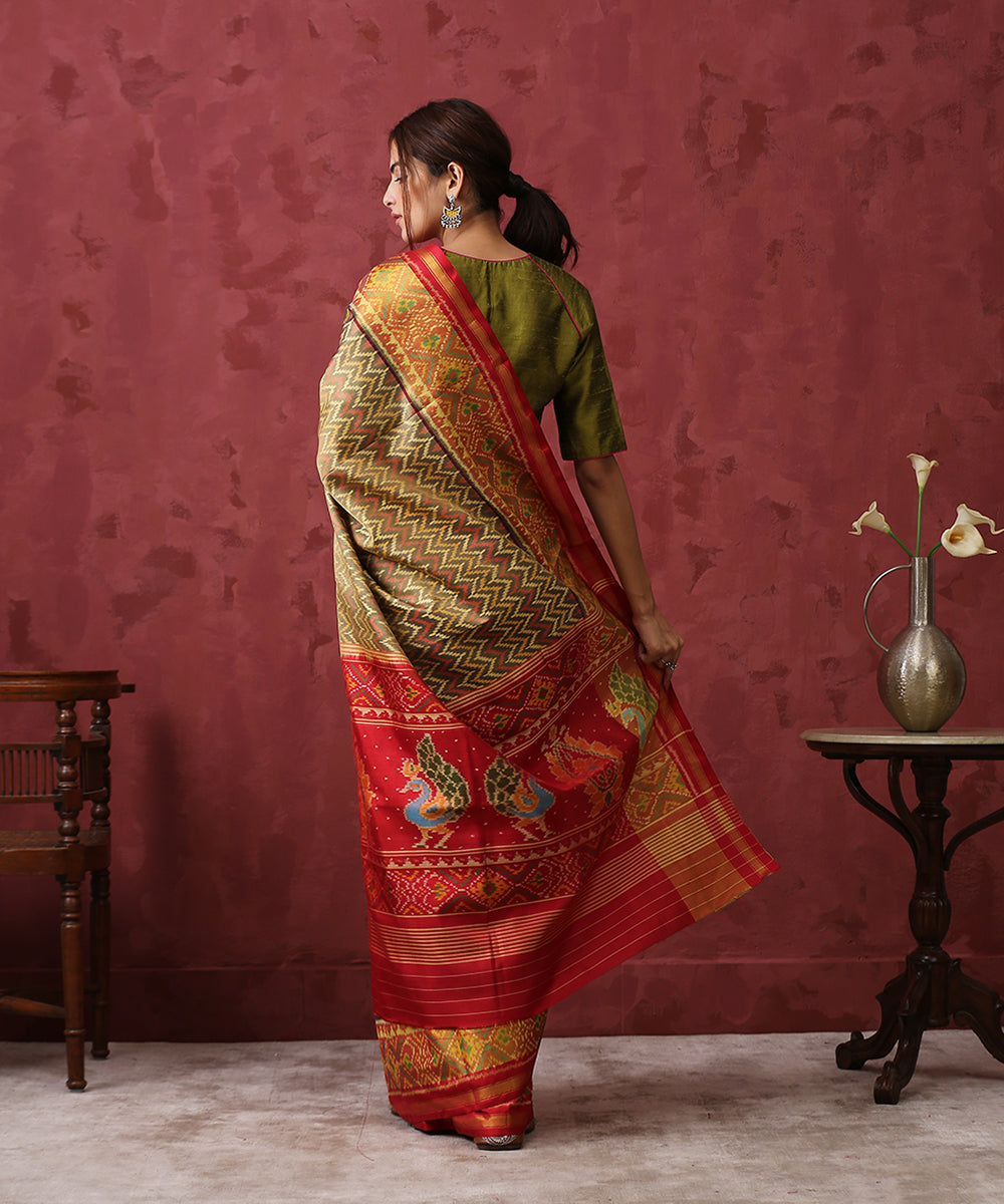 Handloom_Mustard_Chevron_Pattern_Mulberry_Silk_Patola_Saree_WeaverStory_03