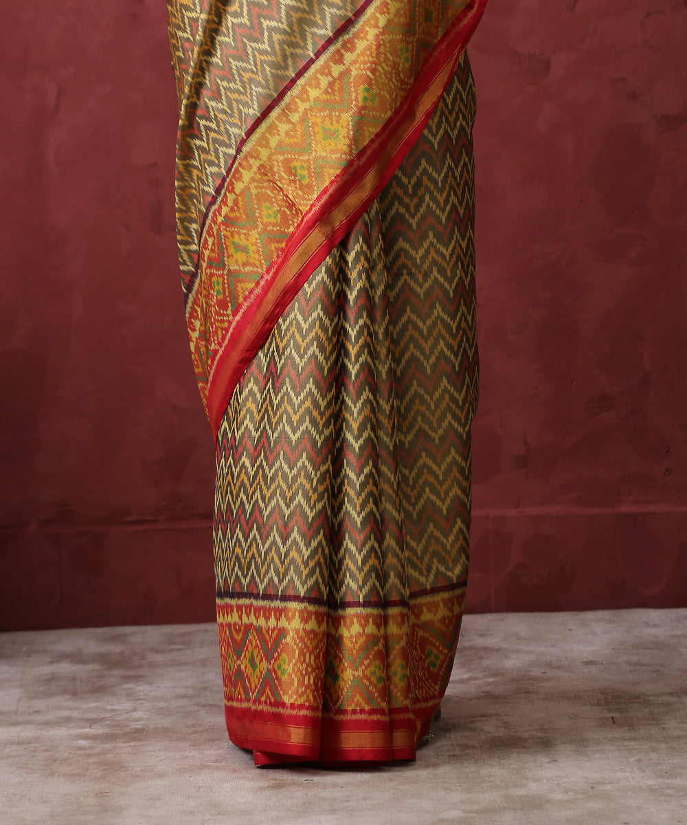 Handloom_Mustard_Chevron_Pattern_Mulberry_Silk_Patola_Saree_WeaverStory_04