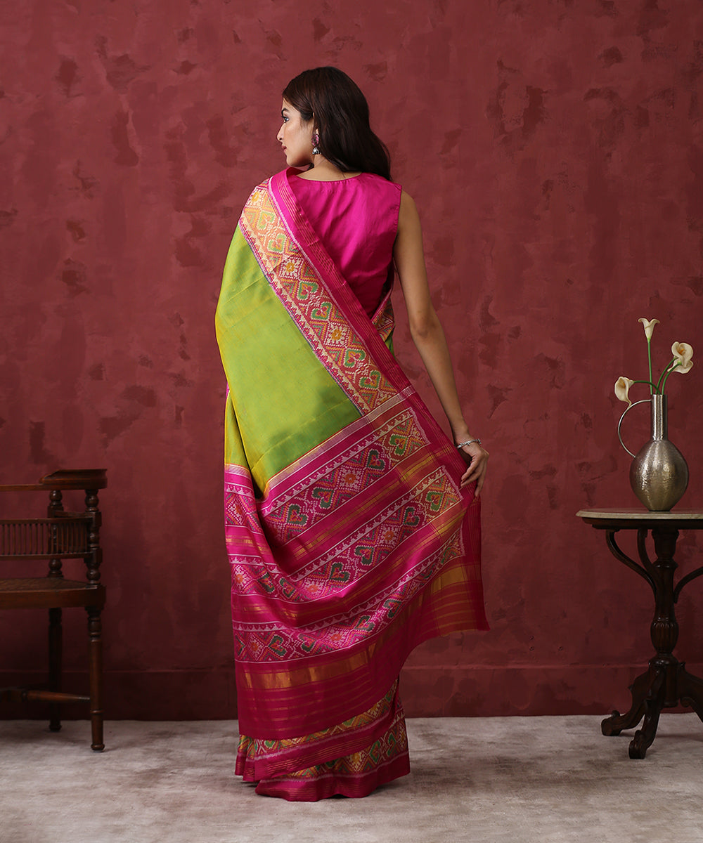 Handloom_Parrot_Green_Mulberry_Silk_Patola_Saree_With_Pink_Border_WeaverStory_03