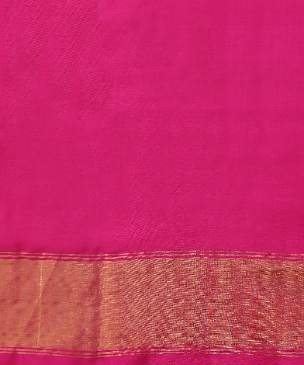 Handloom_Parrot_Green_Mulberry_Silk_Patola_Saree_With_Pink_Border_WeaverStory_05