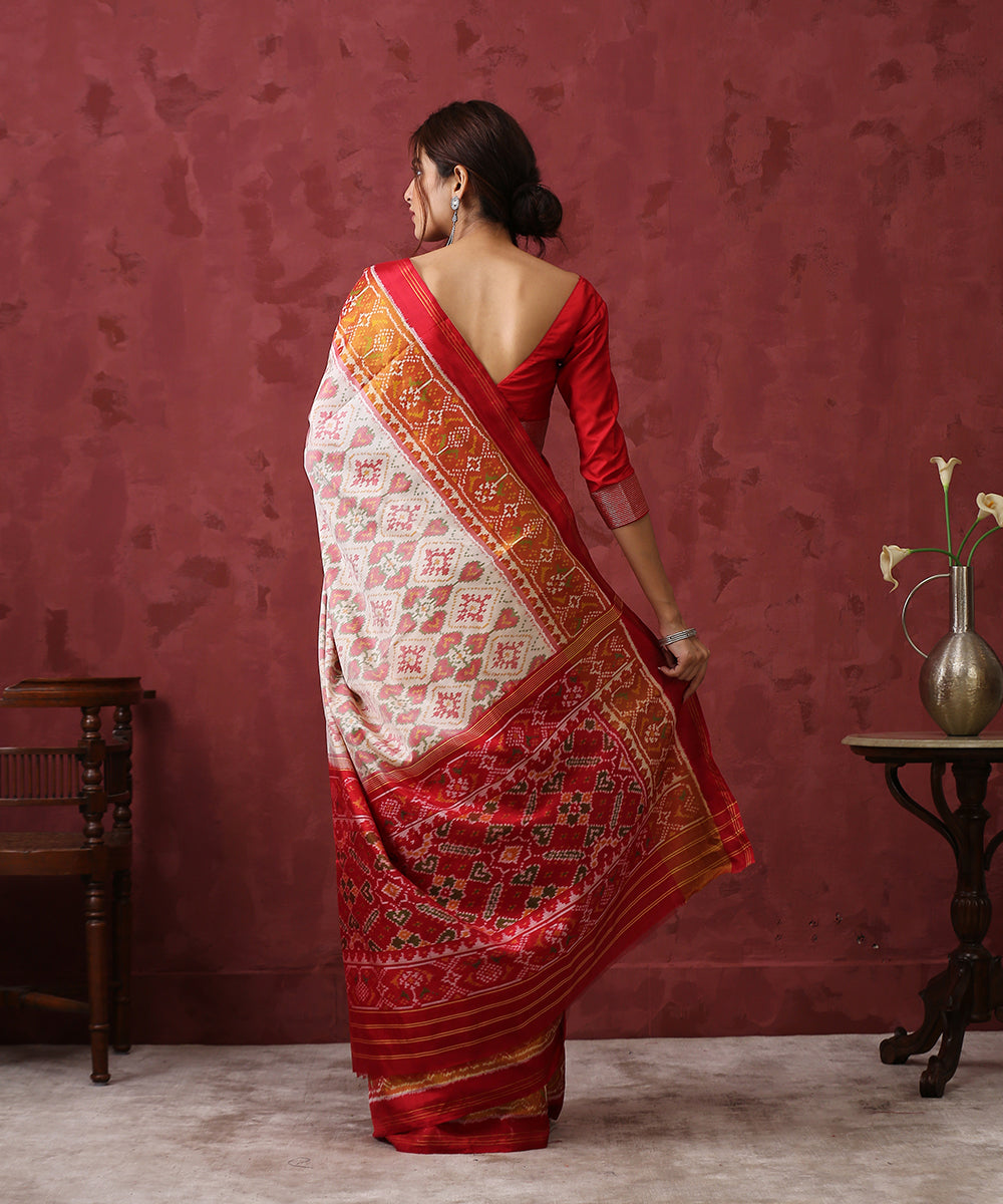 White_Handloom_Mulberry_Silk_Patola_Saree_With_Red_Border_WeaverStory_03