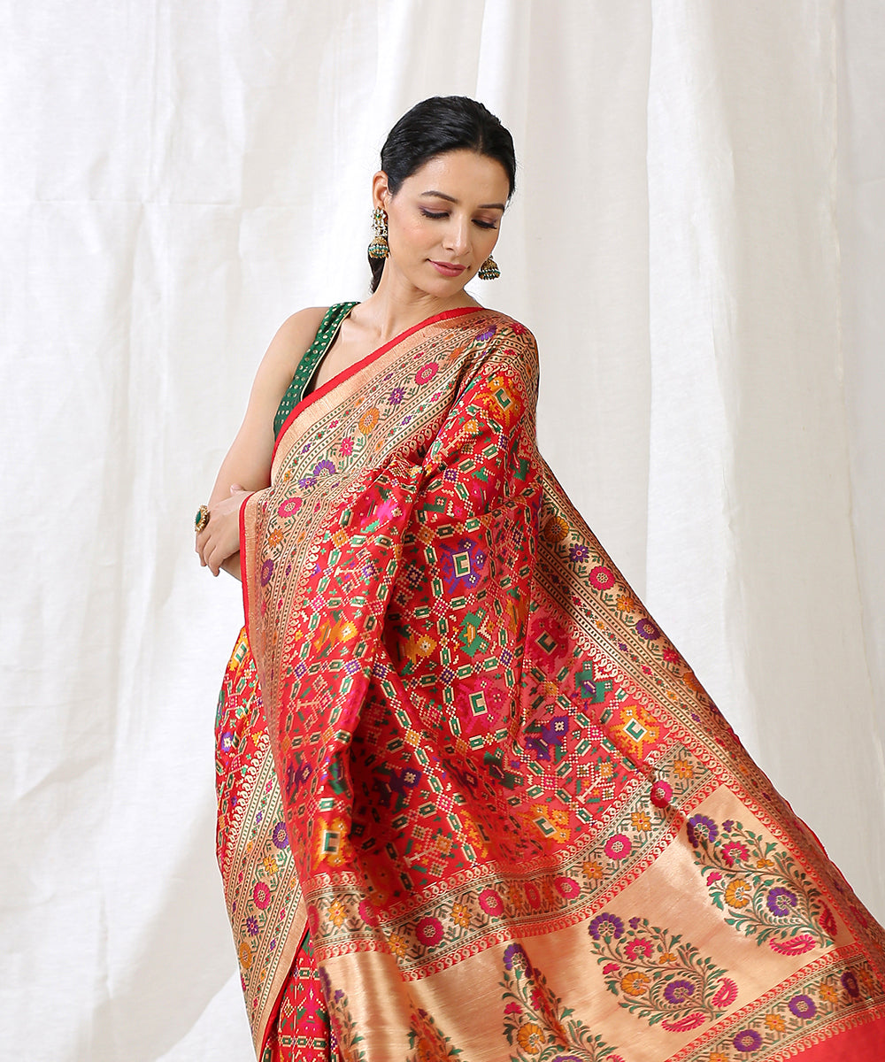Red_Handloom_Pure_Katan_Silk_Patola_Banarasi_Saree_with_Guldasta_Pallu_WeaverStory_01