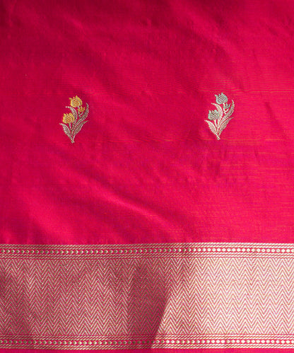 Handloom_Red_Pure_Katan_Silk_Banarasi_Saree_With_Chevron_Pink_Border_WeaverStory_05