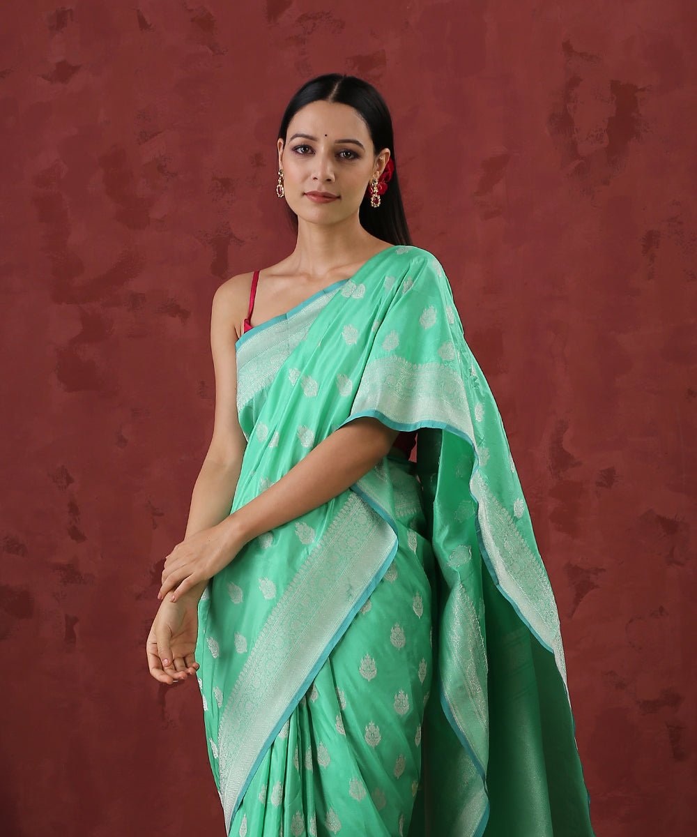 Handloom_Spring_Green_Pure_Katan_Silk_Banarasi_Saree_With_Cutwork_Booti_WeaverStory_01