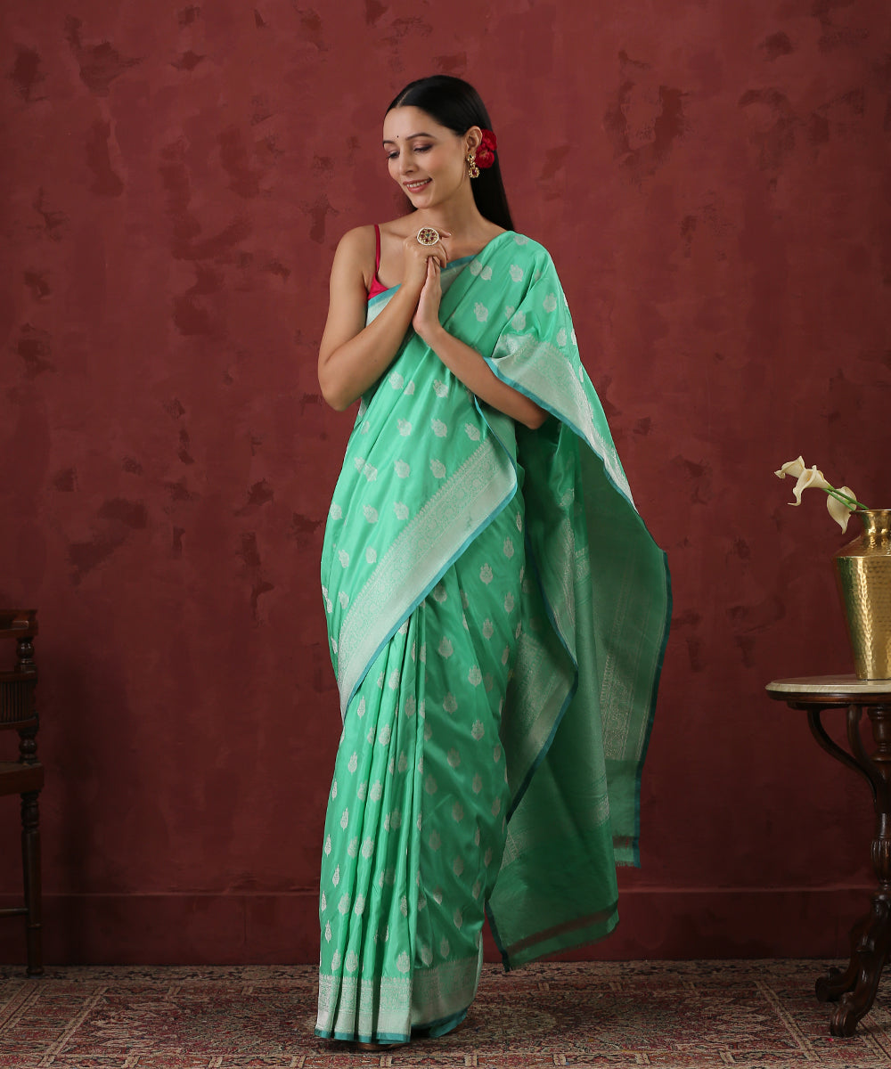 Handloom_Spring_Green_Pure_Katan_Silk_Banarasi_Saree_With_Cutwork_Booti_WeaverStory_02