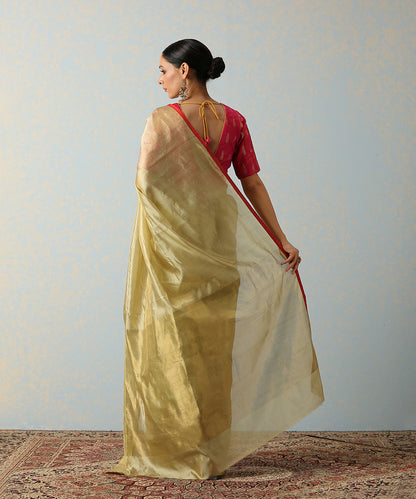 Handloom_Offwhite_Tissue_Chanderi_Saree_With_Golden_Border_And_Red_selvedge_WeaverStory_03