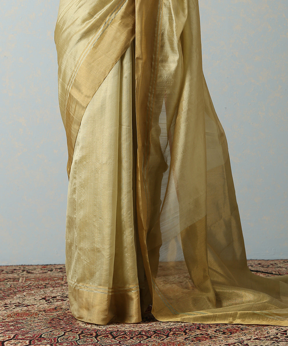 Handloom_Offwhite_Tissue_Chanderi_Saree_With_Golden_Border_And_Red_selvedge_WeaverStory_04
