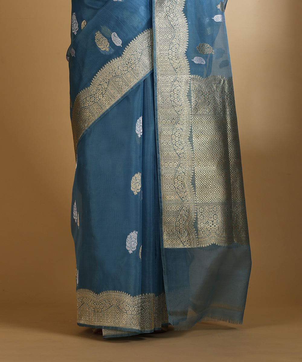 Light_Blue_Handloom_Kora_Silk_Banarasi_Saree_With_Zari_Ambi_Booti_and_Scalloped_Border_WeaverStory_04