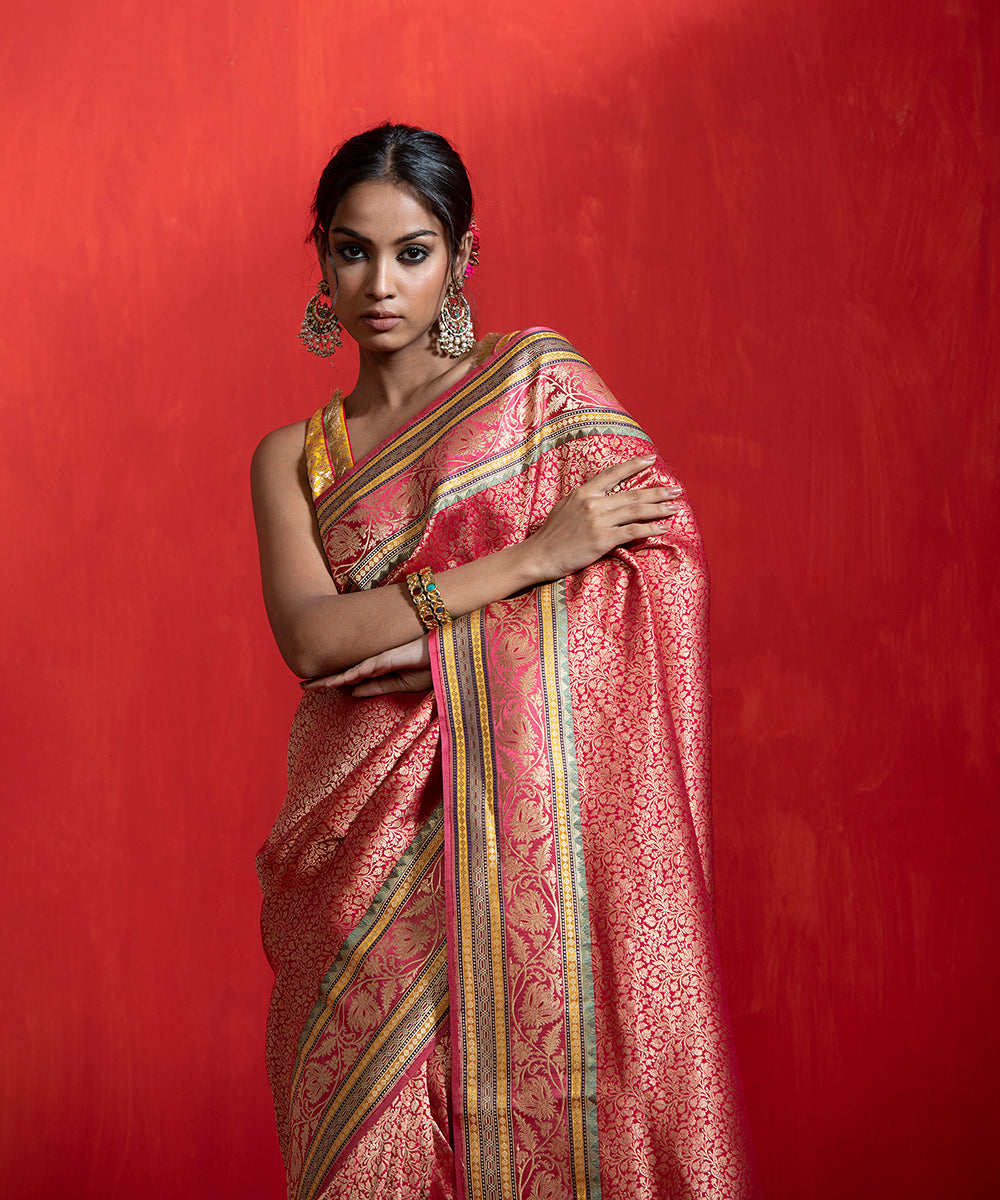 Handloom_Red_Zari_Tanchoi_Pure_Katan_Silk_Banarasi_Saree_With_Multicolor_Border_WeaverStory_01