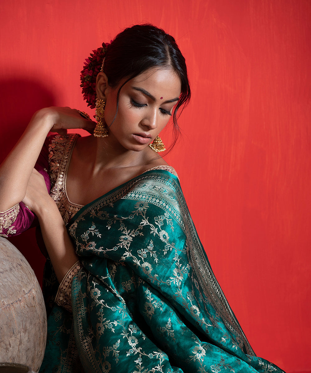 Green_Handloom_Gajji_Silk_Tanchoi_Banarasi_Saree_With_Floral_Jaal_WeaverStory_01