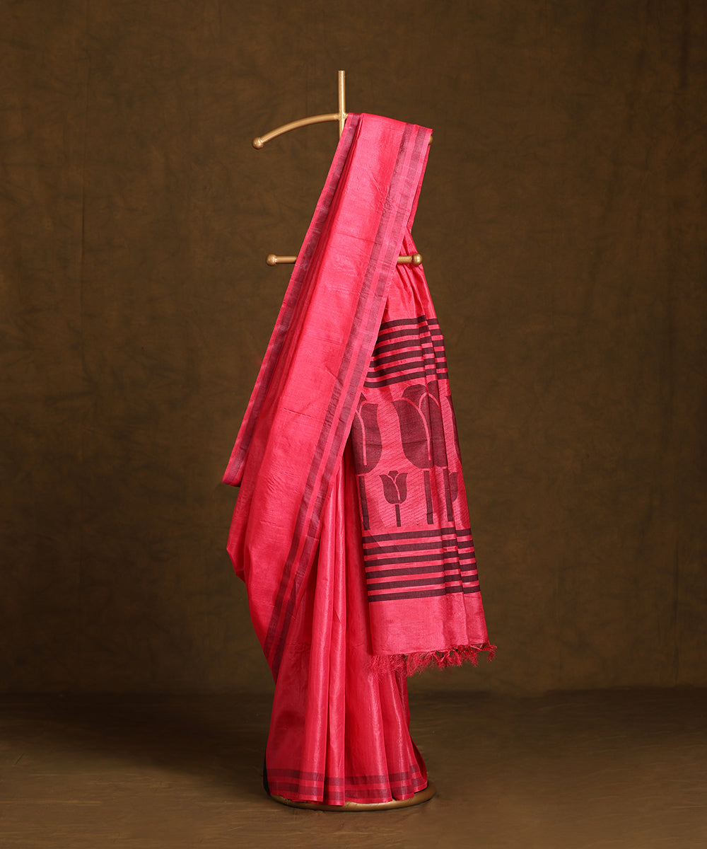 Handloom_Pink_Pure_Kosa_Silk_Saree_With_Lotus_Motifs_On_Pallu_WeaverStory_01