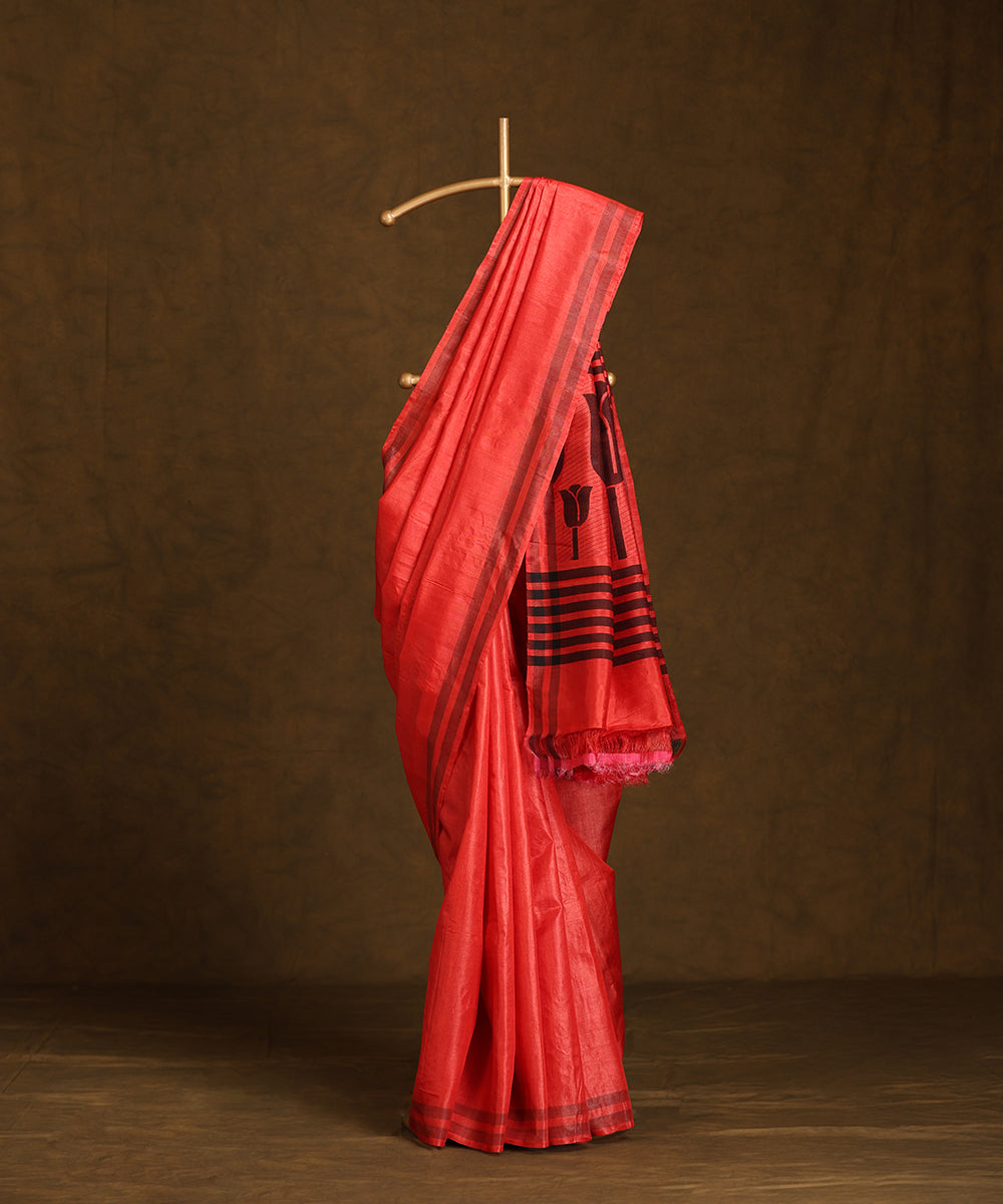 Deep_Orange_Handloom_Pure_Kosa_Silk_Saree_With_Lotus_Motifs_On_Pallu_WeaverStory_01
