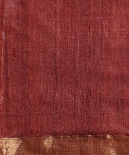 Handloom_Maroon_Pure_Ghhecha_Silk_Saree_With_Golden_Stripes_All_Over_WeaverStory_05