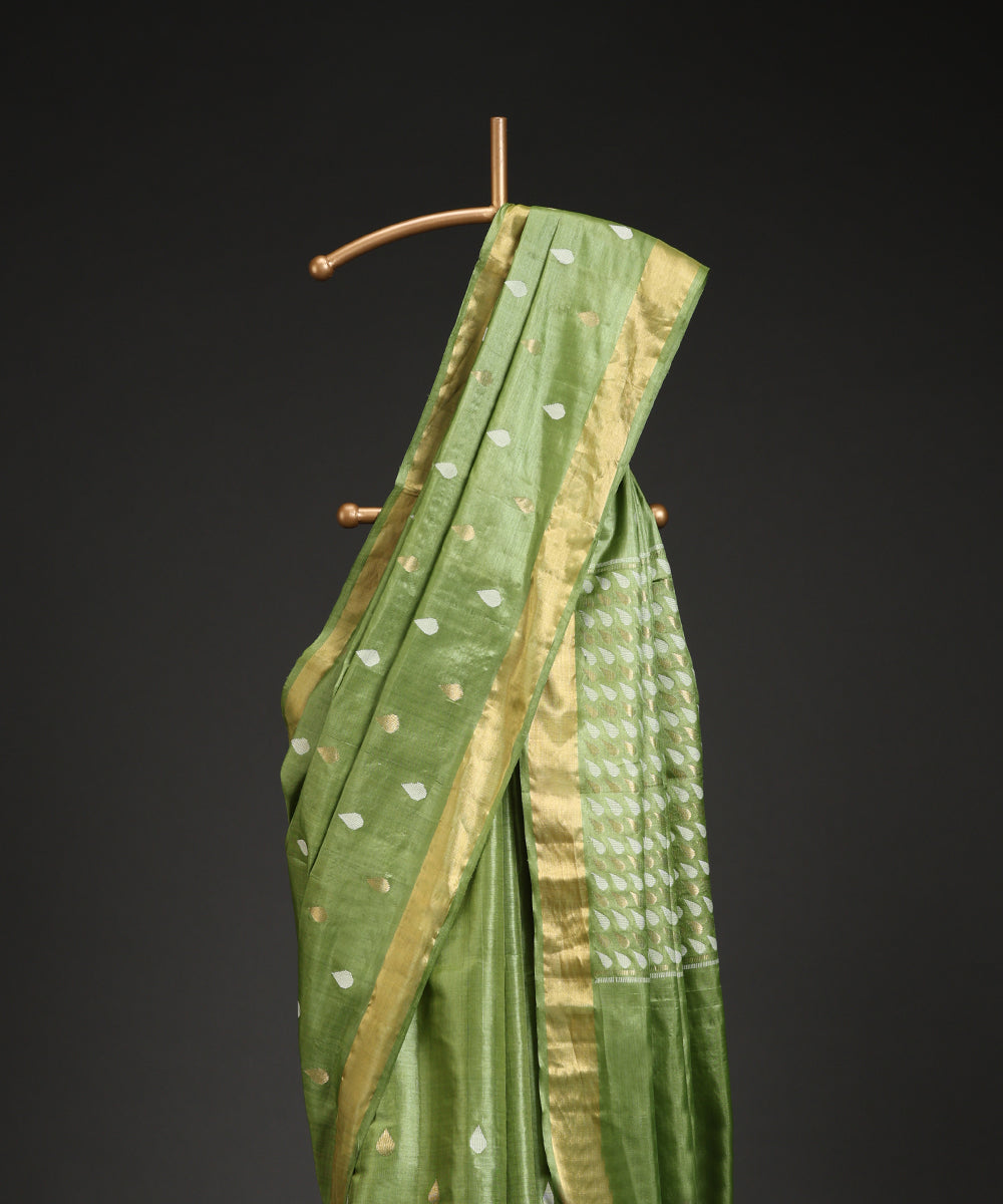 Handloom_Parrot_Green_Kosa_Silk_Saree_With_All_Over_Sona_Rupa_Booti_WeaverStory_02